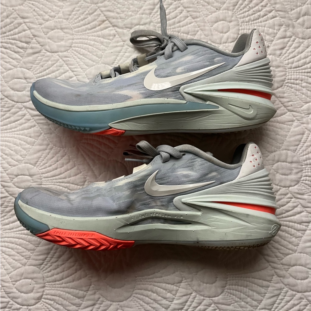 Nike Gt cut 2 - BASICALLY NEW - Worn Twice - No Box